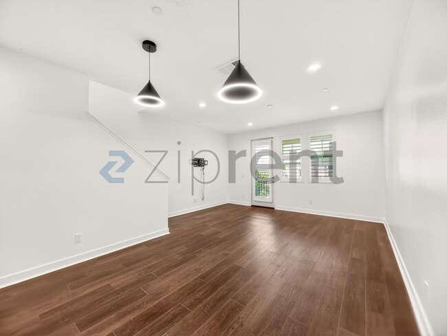 Building Photo - 156 Hass Ln
