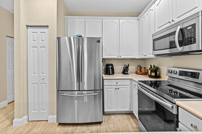 Building Photo - 3043 Grandiflora Dr