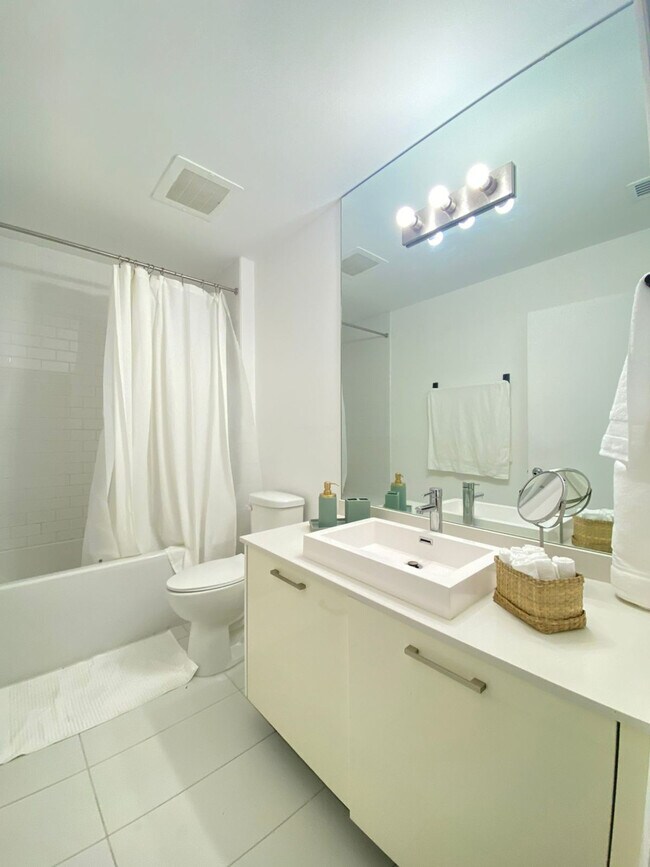 Building Photo - 245 SE 1st St