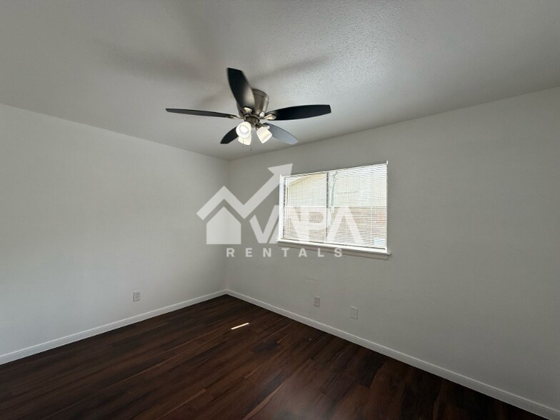 Building Photo - 14419 Briarlake St