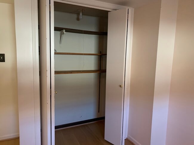 Building Photo - 7609 Hayenga Ln