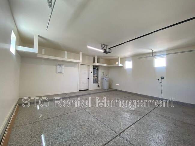 Building Photo - 767 W Scarlet Hill Dr