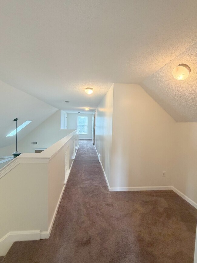 Building Photo - 7472 Hedgington Dr