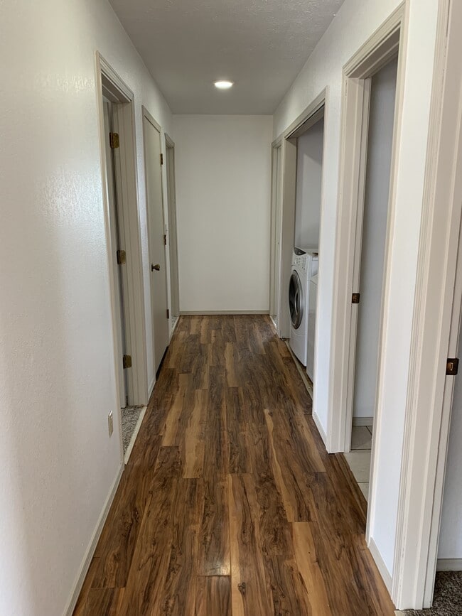 Building Photo - 1933 N Hemmer Rd