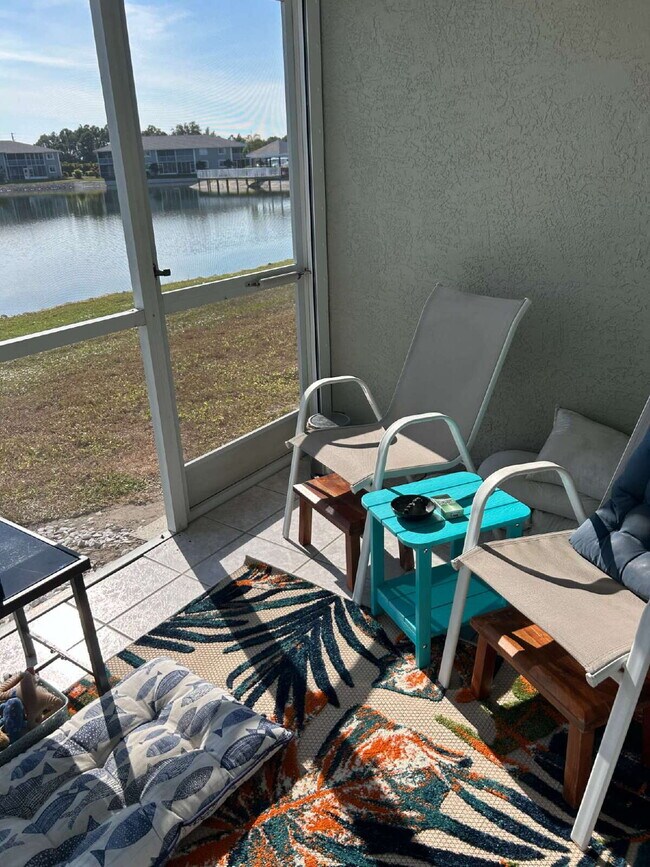Building Photo - Room For Rent - lake front condo