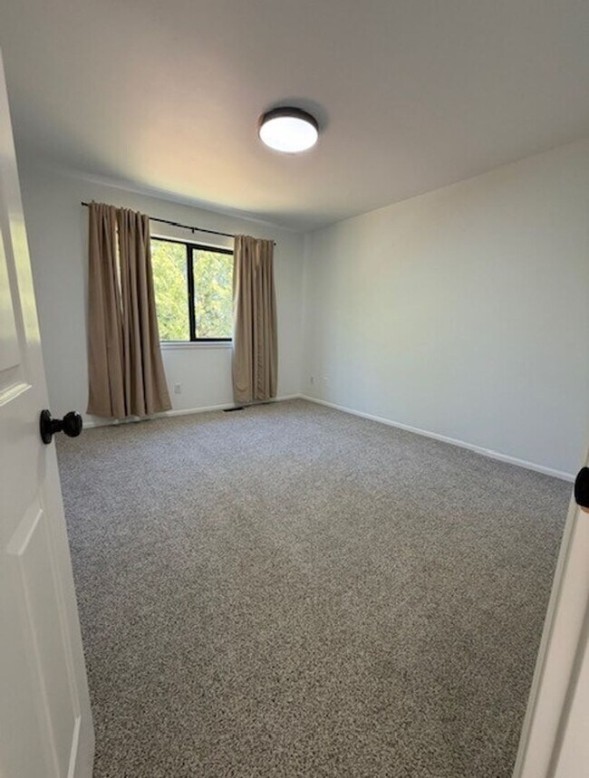 Building Photo - 4bd/2.5ba Snohomish Home