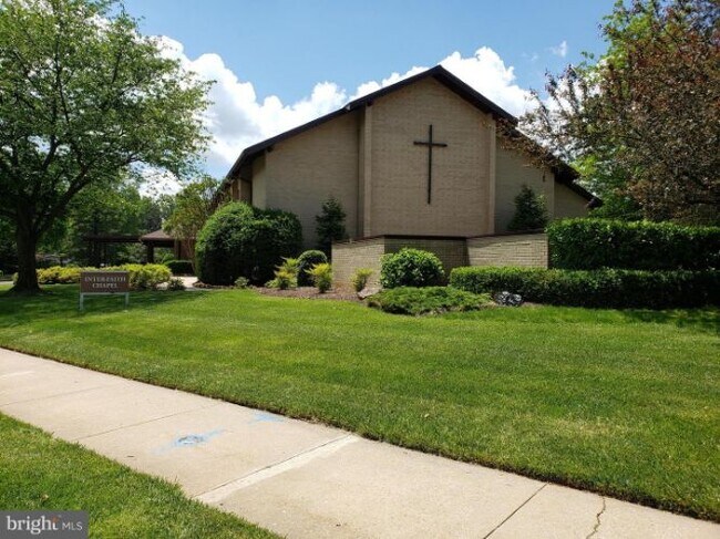 Building Photo - 3221 S Leisure World Blvd