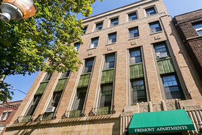 Building Photo - 3824 N Fremont