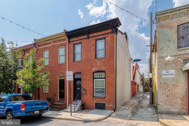Building Photo - 106 S Castle St