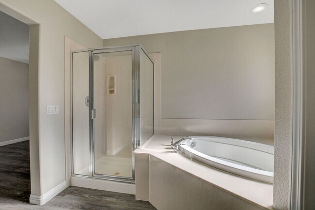 Building Photo - TWO STORY CUL-DE-SAC HOME, 3 BEDROOM 2.5 BATH HOME