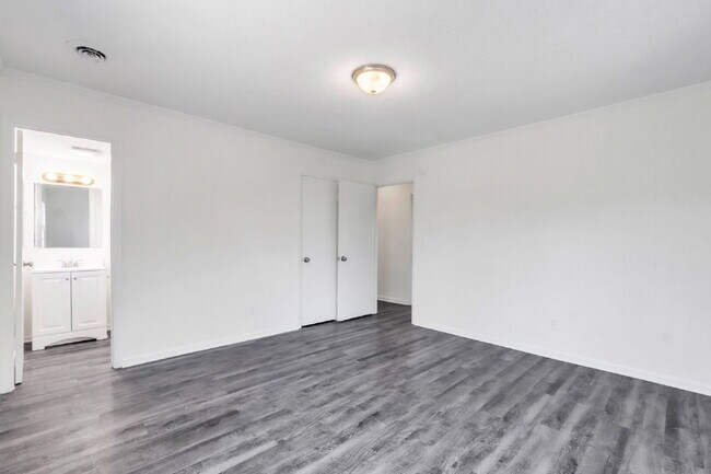 Building Photo - Spacious 4BR, 2BA Tri-Level Home with versatility and flexibility.  $1675 /mo rent***