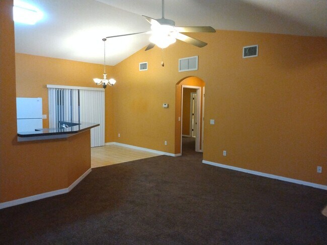 Building Photo - 14059 Sullivan St