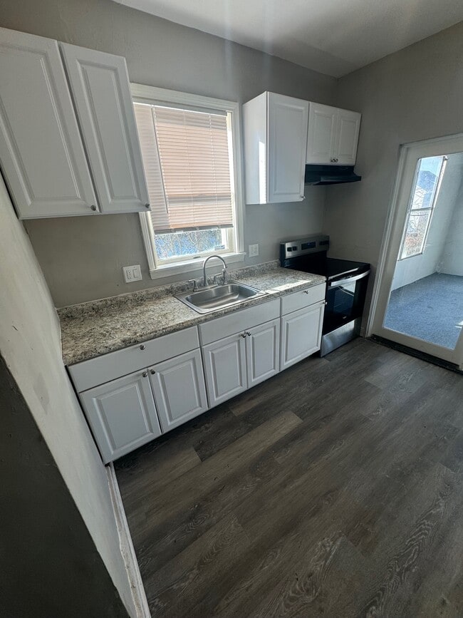 Building Photo - 1932 Beech St