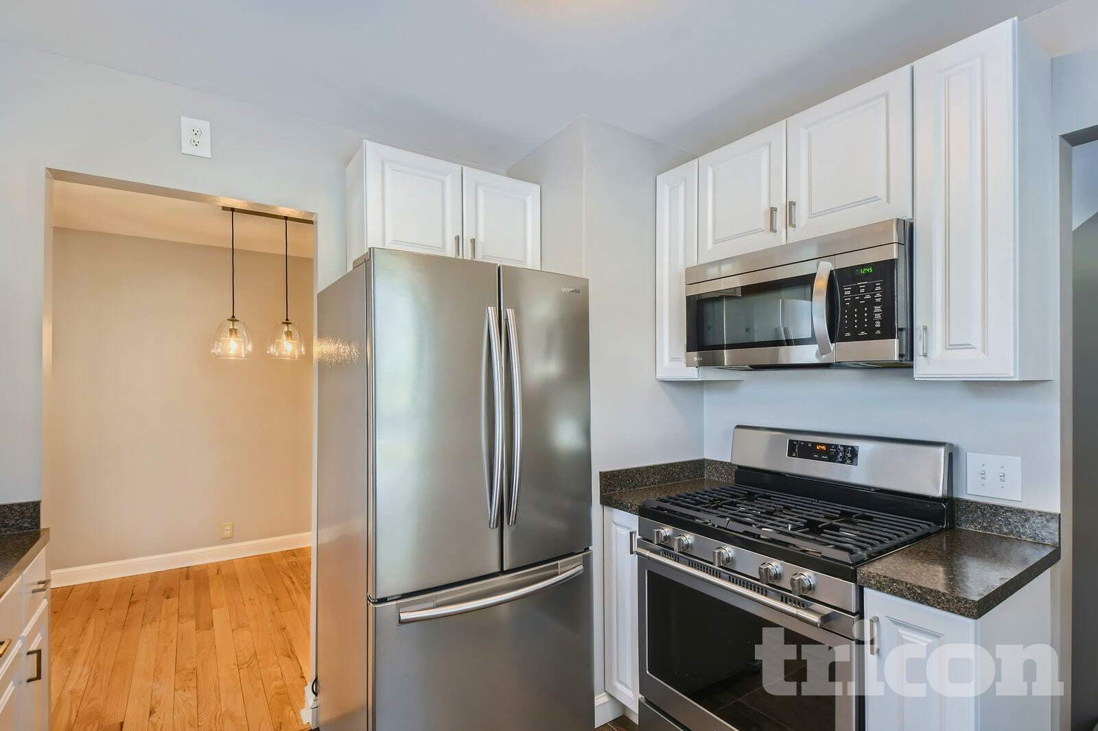 Building Photo - 2942 Zenith Ave N