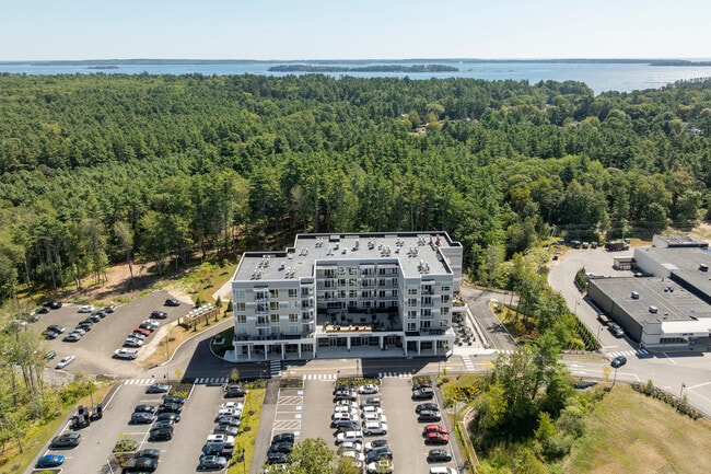 Building Photo - 1 US-1