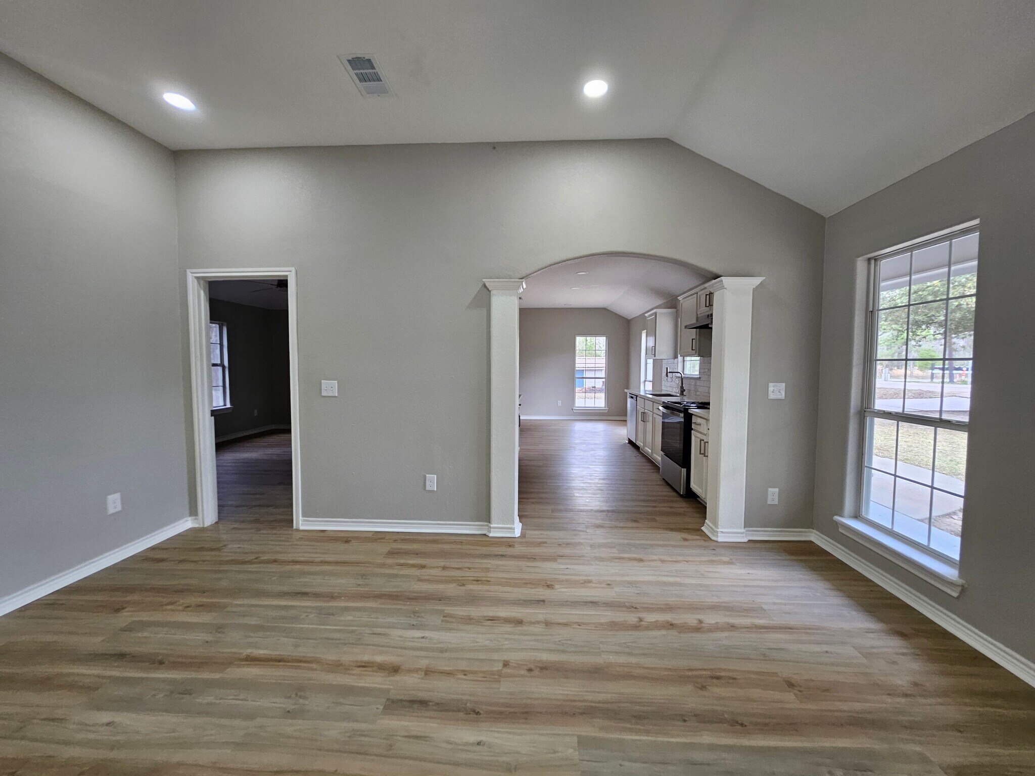 Building Photo - 114 Bailly Ln