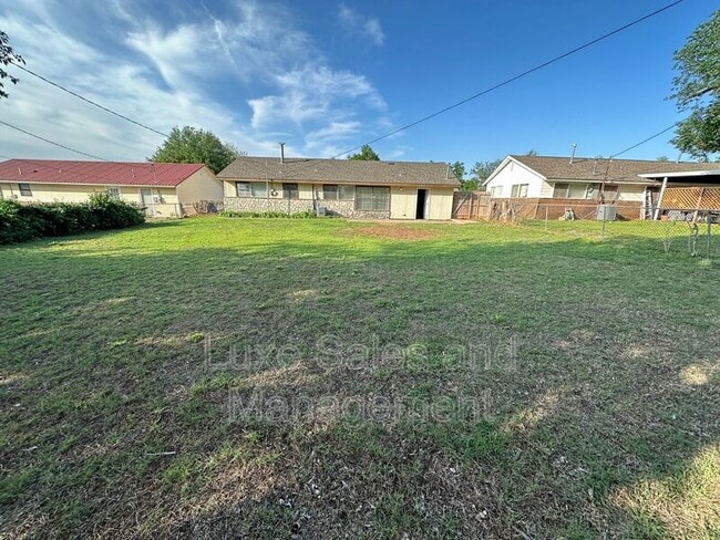 Building Photo - 209 Gill Dr