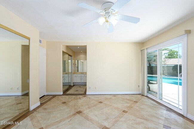 Building Photo - 208 Deerwalk Pl