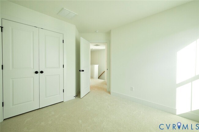 Building Photo - 15337 Sunray Wy