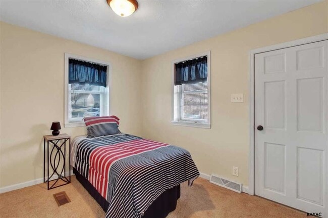 Building Photo - Coming Soon! Beautiful 3 Bedroom, 1 Bath H...