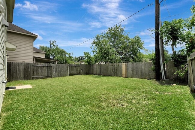 Building Photo - 11842 Red Hummingbird Dr