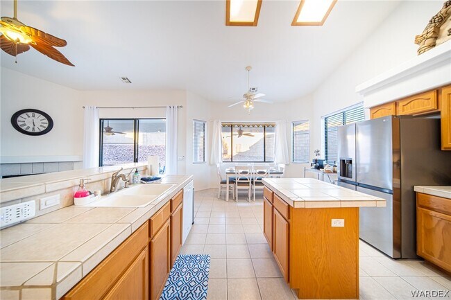Building Photo - 2995 Tierra Vida
