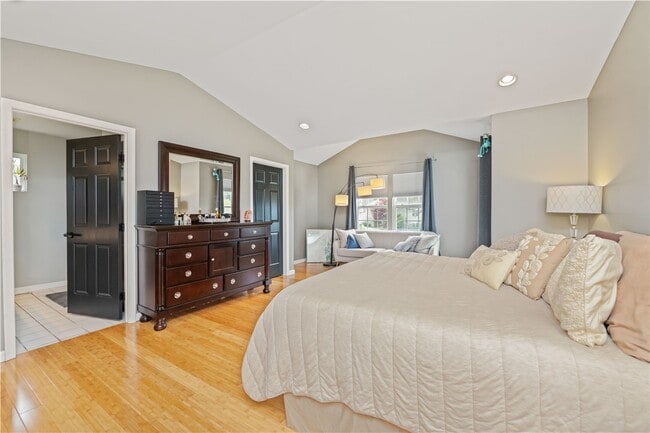Building Photo - 636 Yardley Ct