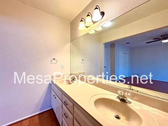 Building Photo - 16612 Osage Rd