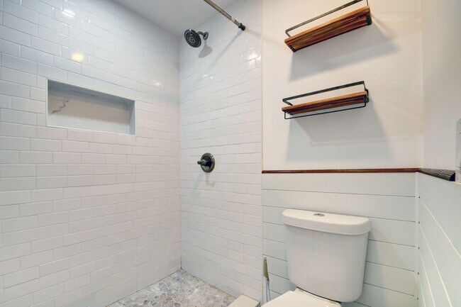 Building Photo - 12212 Sag Harbor Ct