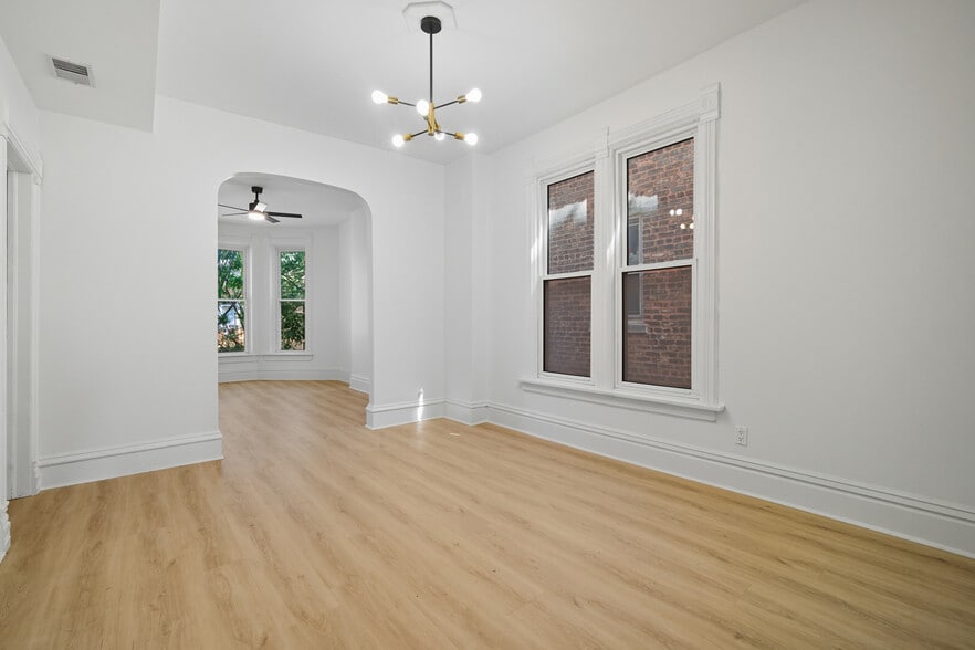 Building Photo - 2609 W Iowa St