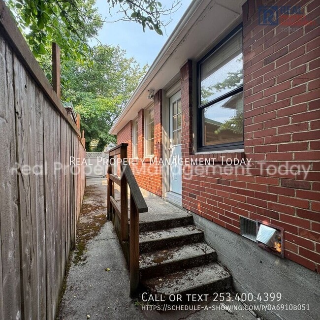 Building Photo - 3122 S 11th St