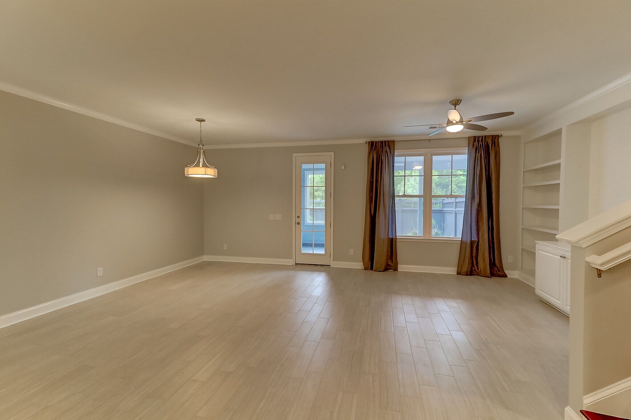 Living - 2069 Kings Gate Ln