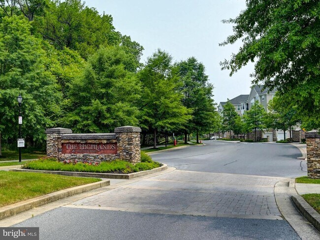 Building Photo - 7101 Travertine Dr