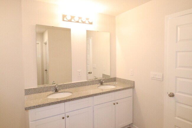 Building Photo - 3008 Jane Ln