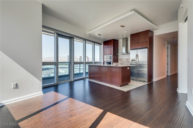 Building Photo - 4471 Dean Martin Dr