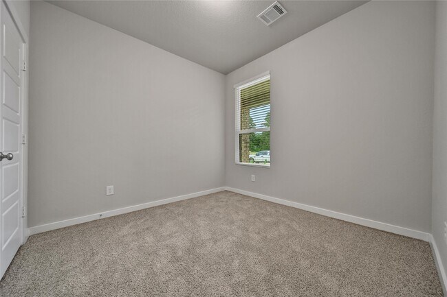 Building Photo - 6609 Lahna Oak Dr