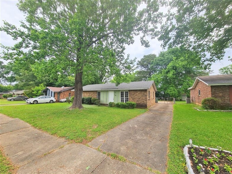 Building Photo - 516 Lawndale Ln