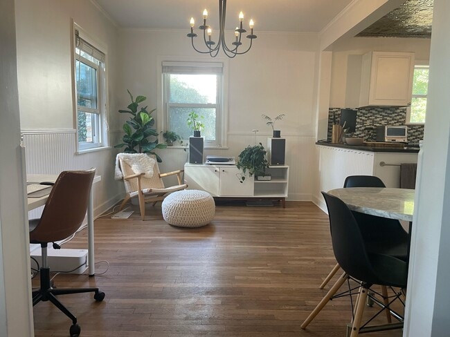 Building Photo - 1614 E 50th St