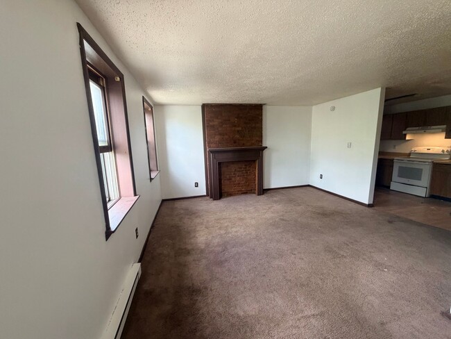 Building Photo - 1BR AVAILABLE NOW! - Monroe St Troy