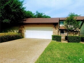 Building Photo - 8226 Summer Side Dr