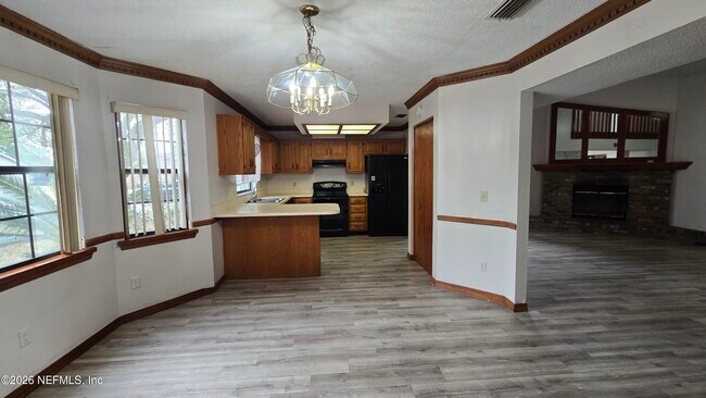 Building Photo - 8532 Bandera Cir E