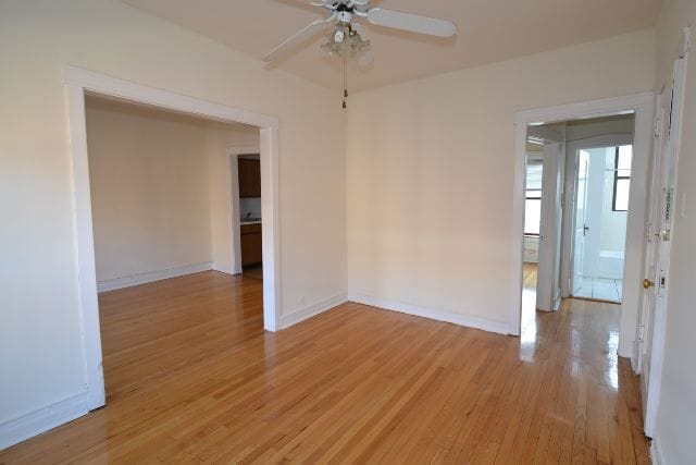 Building Photo - 830 W Waveland Ave