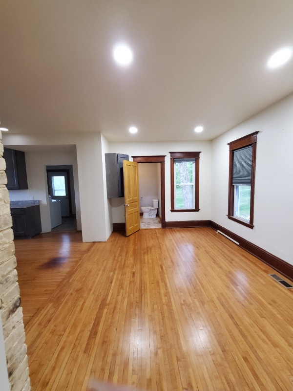 Building Photo - 10326 Brattlie Rd