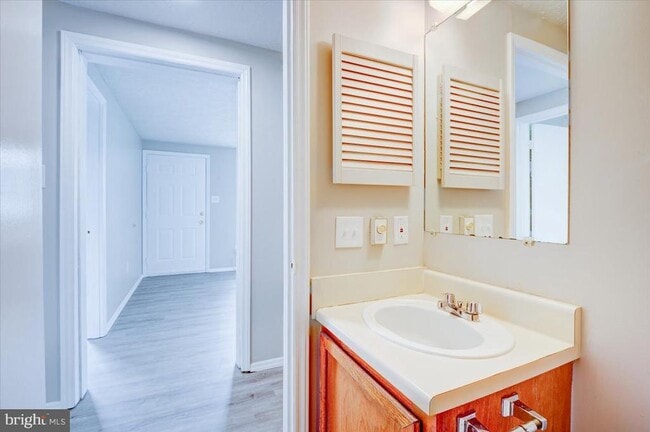 Building Photo - 1863 Johnson Rd