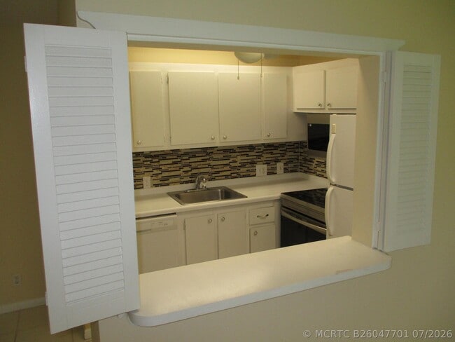 Building Photo - 506 Mansfield M