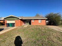 Building Photo - 1009 SW 65th St