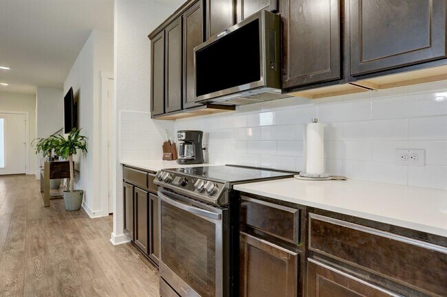 Building Photo - 113 Filifera Ct