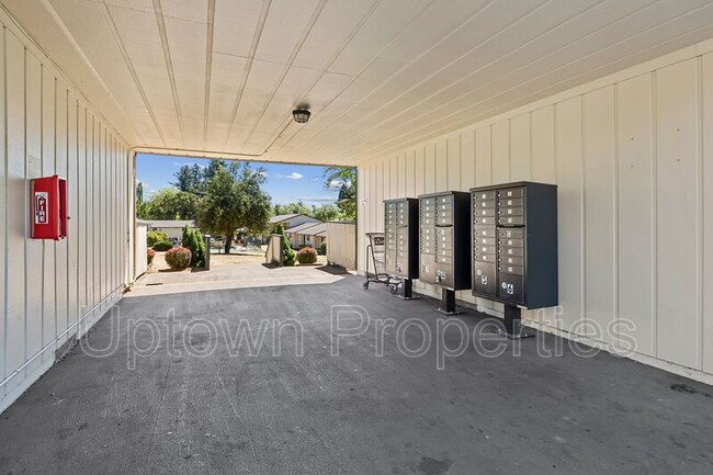 Building Photo - 13000 NW Cornell Rd