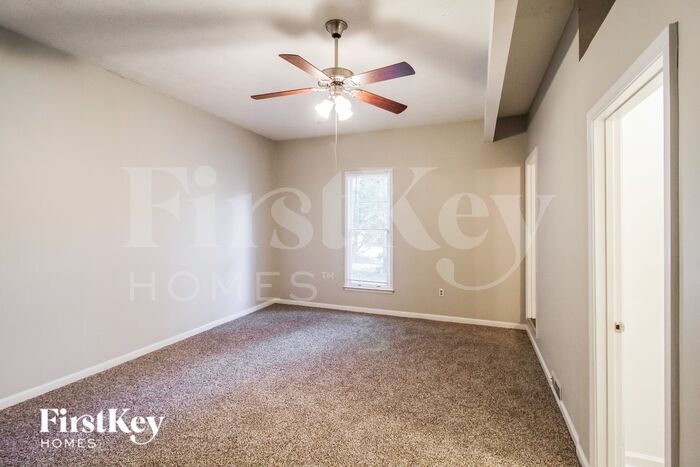 Building Photo - 35 Fair Ridge Ct