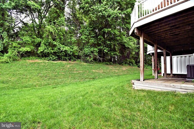 Building Photo - 2304 Lennon Ln